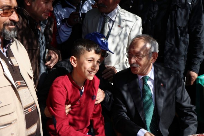 Kılıçdaroğlu’nun halefi 11 yaşındaki Bayram Ali