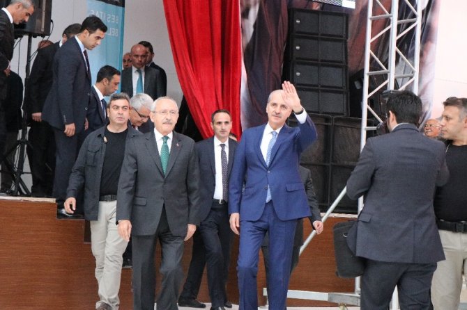 Kılıçdaroğlu ve Kurtulmuş Hacı Bektaş-ı Veli’yi Anma Töreni’nde salona birlikte girdi