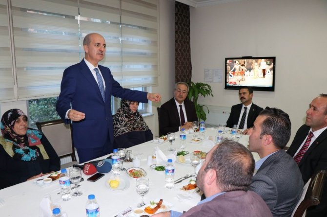 Bakan Kurtulmuş, Nevşehir’de şehit aileleri ve gaziler ile yemekte buluştu