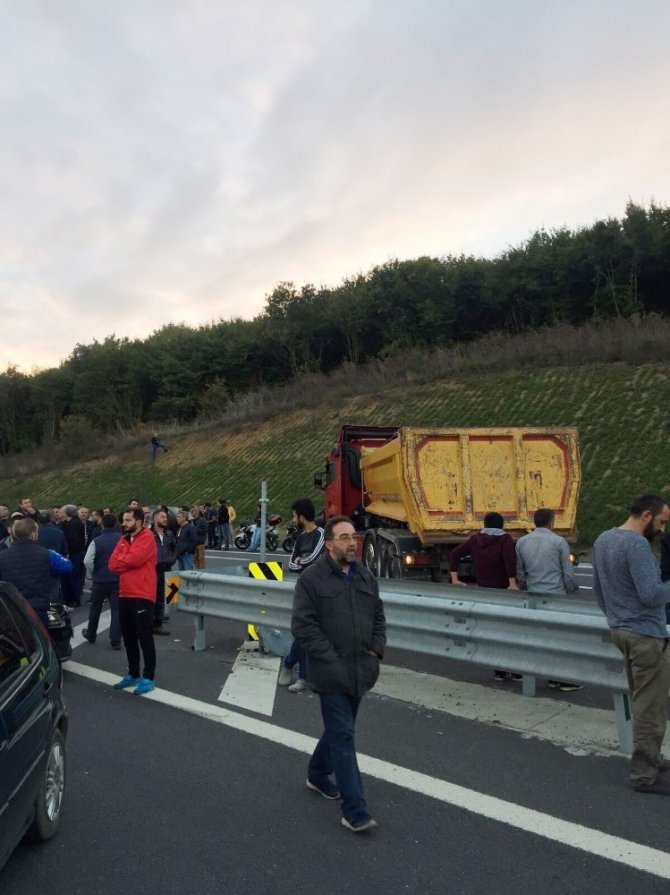Beykoz Riva yolunda "kaza" eylemi