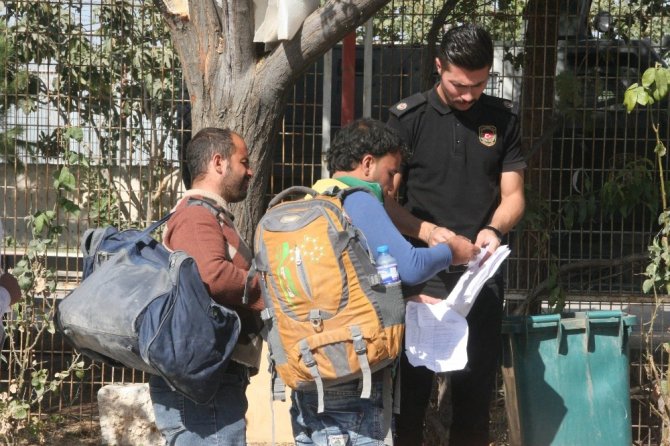 Kurban Bayramı için giden Suriyelilerden 6 bin 715’i Türkiye’ye geri dönmedi