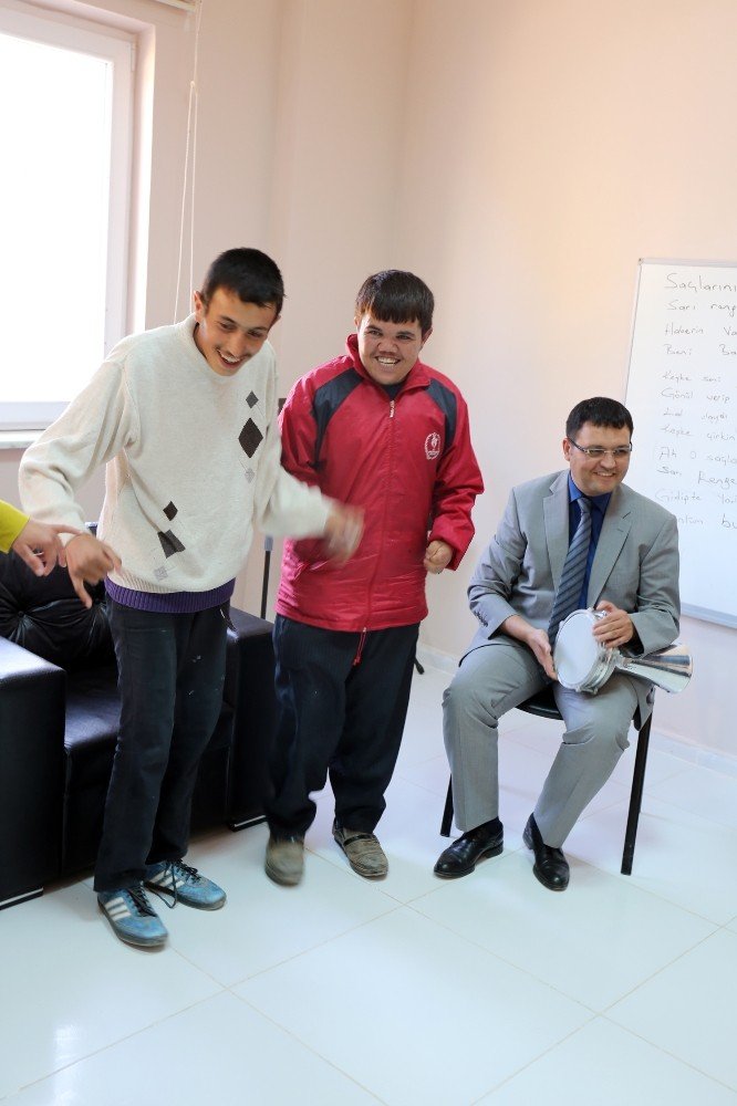 Kaymakam Doğramacı, engellilerin sevincine ortak oldu