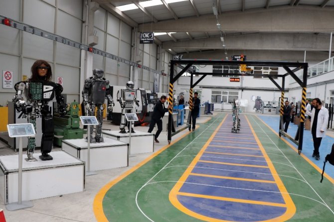 Milli insansı robotun seri üretimine başlandı