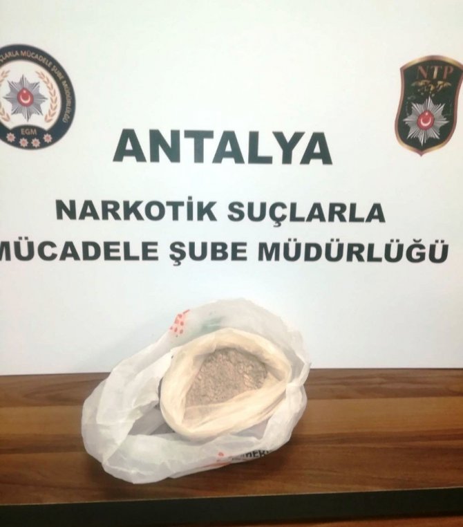 Antalya’da uyuşturucu operasyonu: 8 gözaltı