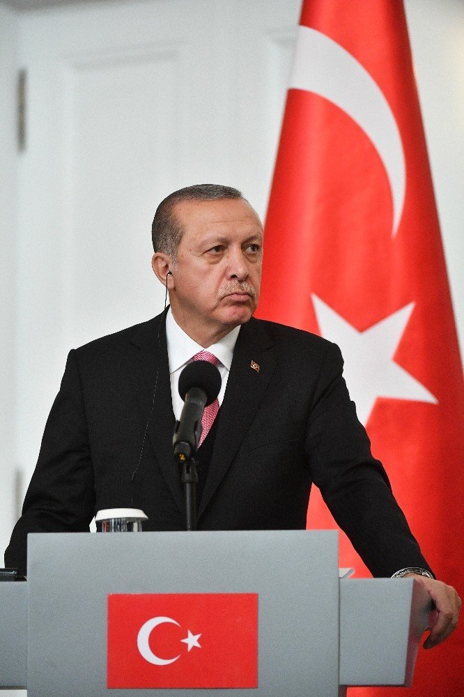 Cumhurbaşkanı Erdoğan: “2013’ün sonunda vizeler kalkacaktı, imzalar atıldı. O günden bu güne bizi hala oyalıyorlar”