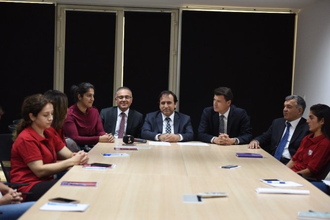 Kadın seyis adayları ders başı yaptı