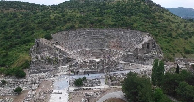 Efes Antik Kenti’ni yeniden denizle buluşturmak için düğmeye basılıyor