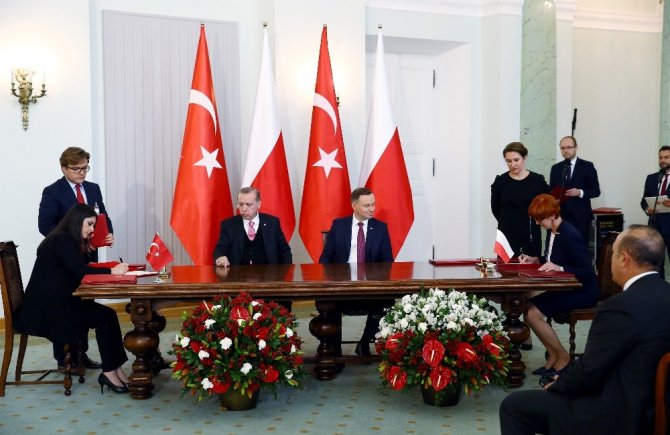 Polonya ve Türkiye arasında 5 anlaşma imzalandı