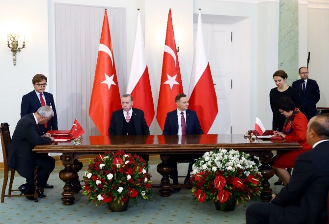 Polonya ve Türkiye arasında 5 anlaşma imzalandı