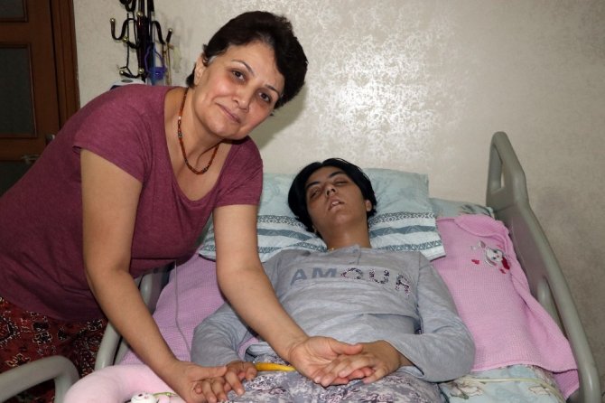 SSPE hastalığı Ela’yı yatağa mahkum etti