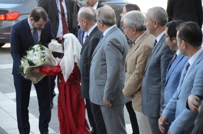 Bakan Albayrak Eskişehir Valiliği ve AK Parti İl Başkanlığı’nı ziyaret etti