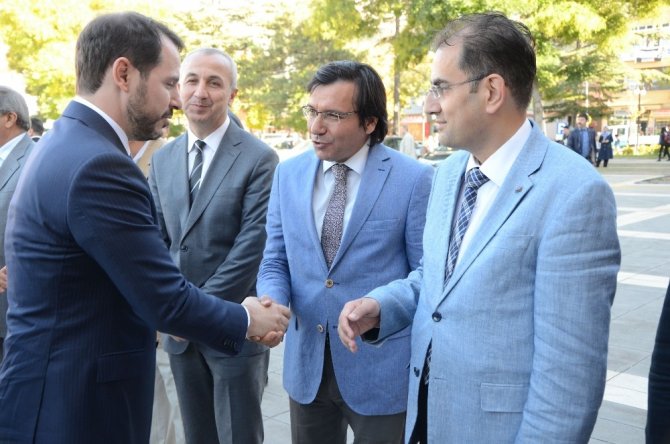 Bakan Albayrak Eskişehir Valiliği ve AK Parti İl Başkanlığı’nı ziyaret etti