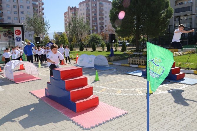Bursa’da Okul Sporları Şenliği