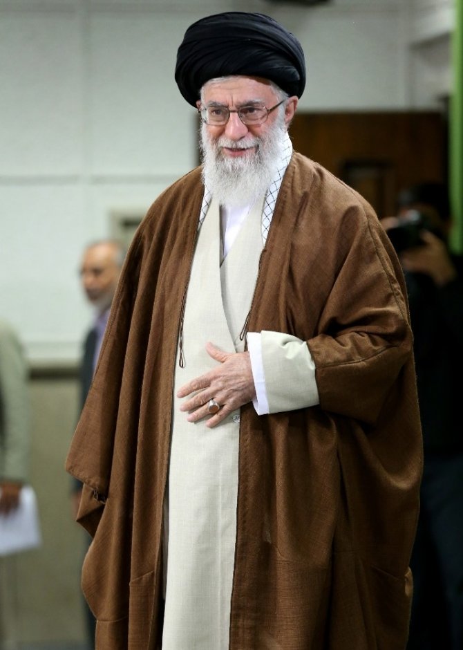 İran dini lideri Hamaney: “ABD nükleer anlaşmadan çekilirse, İran anlaşmayı bozacak”
