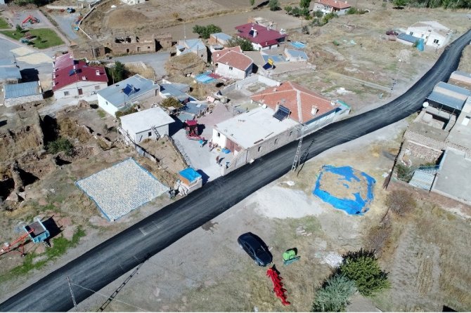 Talas’ta kırsal mahallelere asfalt atağı