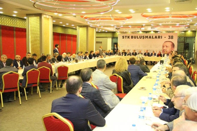 AK Parti Genel Başkan Yardımcısı Karacan STK’larla biraraya geldi