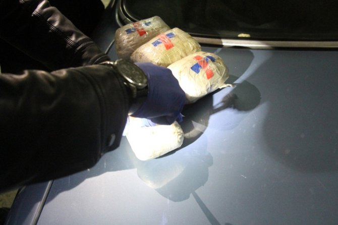 Uyuşturucu taciri karı koca 20 kilo 634 gram eroinle yakalandı