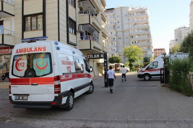 Diyarbakır’da ev yangını: 4 kişi dumandan etkilendi