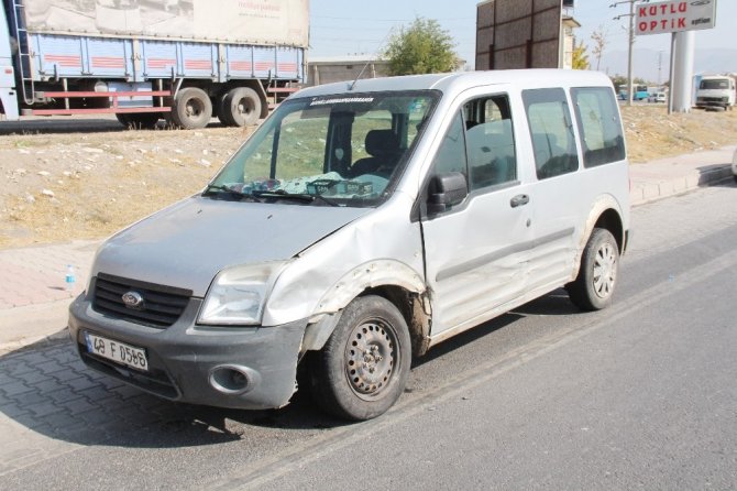 Elazığ’da iki ayrı trafik kazası: 7 yaralı
