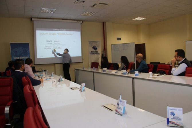 Erciyes Teknopark’ta Yazılım Firmaları İçin “Dış Ticaret Eğitimi” Düzenlendi