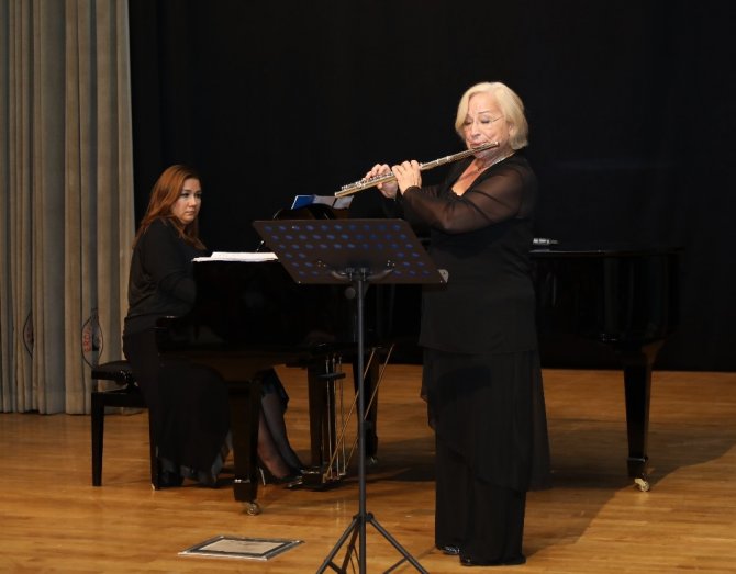 Flüt ve Piyano Sanatçıları Ayla Caymaz ile Talia Özlem Baltacılar, ERÜ’de Konser Verdi