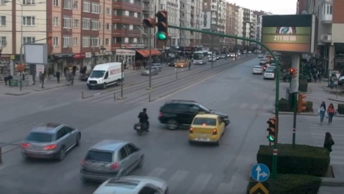 Eskişehir’de kameralara yansıyan trafik kazaları