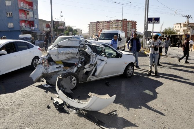 Derik’te trafik kazası: 4 yaralı