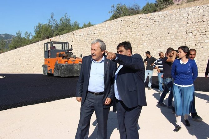 Osmaneli Belediye Başkanı Şahin, yol yapım çalışmalarını inceledi