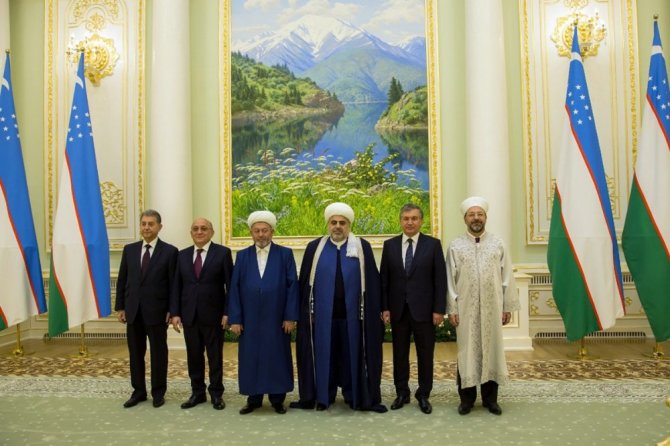 Özbekistan Cumhurbaşkanı Mirziyoyev, Diyanet İşleri Başkanı Erbaş’ı kabul etti