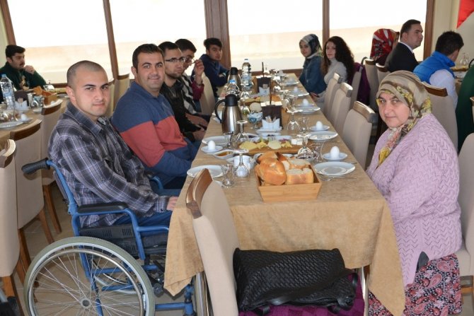 Selçuk Üniversitesi Engelsiz Yaşam Birimi, öğrencilerini buluşturdu