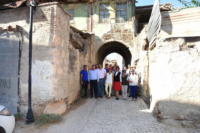 Adana’da tarihi sokak restore ediliyor