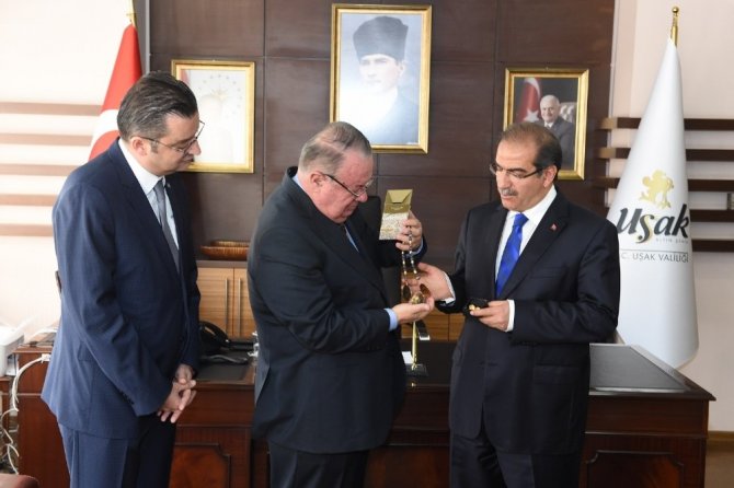 Kolombiya Ankara Büyükelçisi, Vali Demir’i ziyaret etti