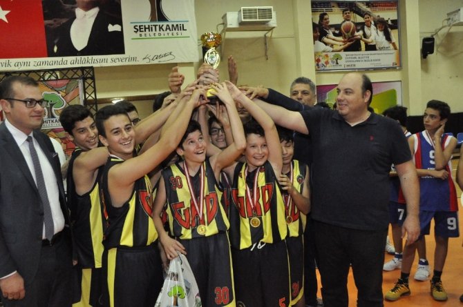 Cumhuriyet Kupasının şampiyonu Gaziantep Kolej Vakfı