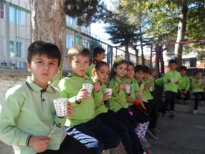 Eskişehir Odunpazarı 1. Hava İkmal Bakım Merkezi İlkokulu’nda aşure günü