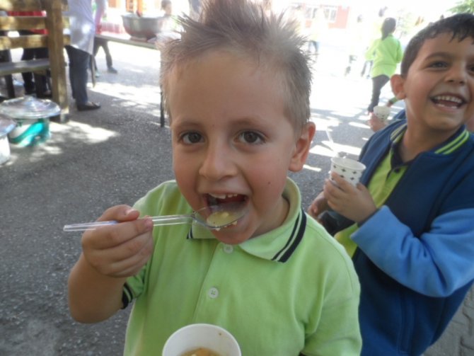 Eskişehir Odunpazarı 1. Hava İkmal Bakım Merkezi İlkokulu’nda aşure günü