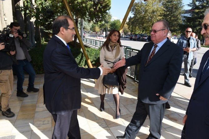 Kolombiya Ankara Büyükelçisi, Vali Demir’i ziyaret etti