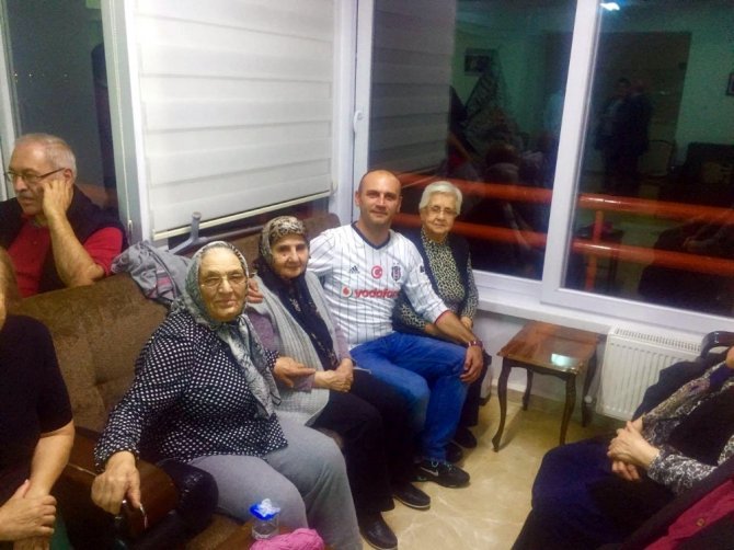 Ereğli Beşiktaşlılar Derneği huzur evi yaşlılarını unutmadı