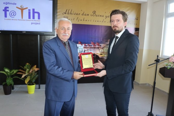 İzzetbegoviç, Akhisar’da isminin verildiği okulda anıldı