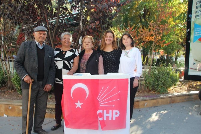 CHP’li kadınlar imza kampanyası başlattı