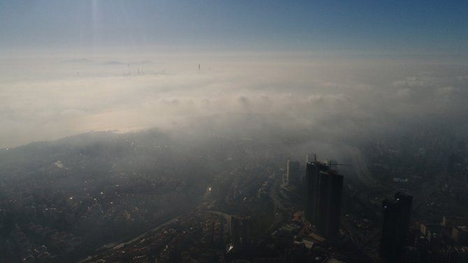 Sis altındaki İstanbul havadan görüntülendi