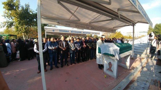 Trafik kazasında hayatını kaybeden üniversite öğrencisi Ezgi Teomete son yolculuğuna uğurlandı