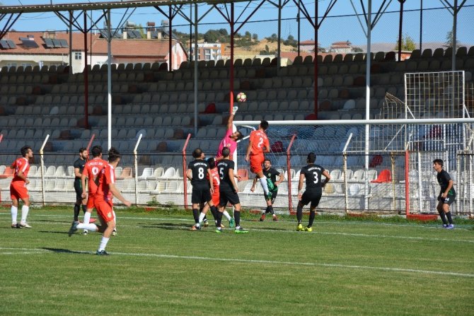 Korkuteli Belediyespor, Elmalı Belediyespor’u 4-1 Yendi