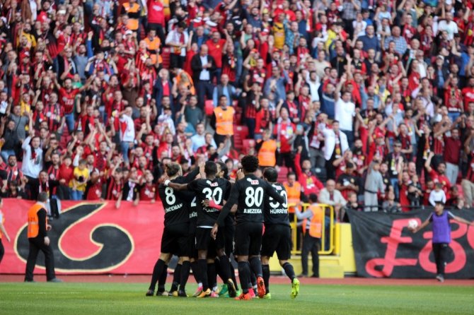 TFF 1. Lig: Eskişehirspor: 3 - Büyükşehir Belediye Erzurumspor: 1
