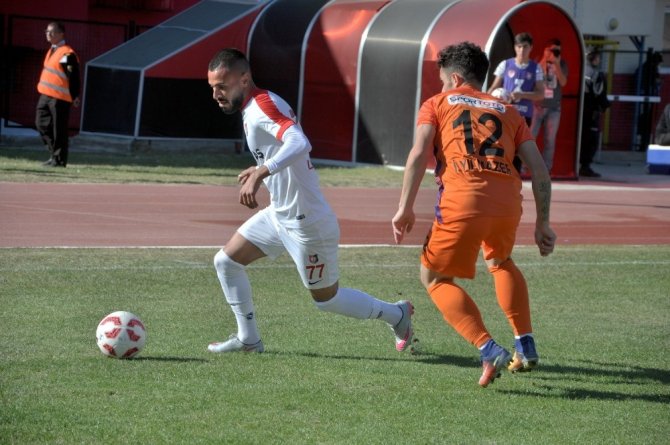 TFF 3. Lig 3. Grup UTAŞ Uşakspor: 1 - Karacabey Birlikspor: 0