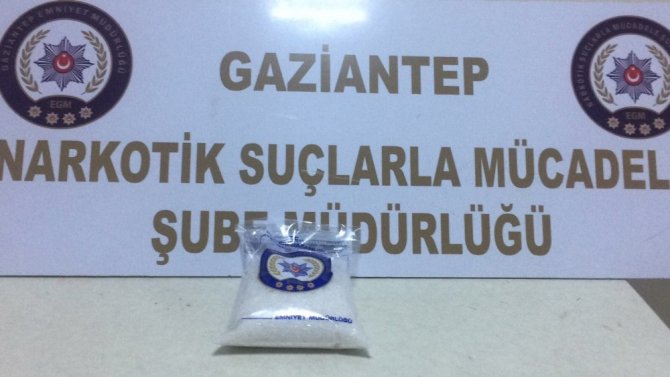 Gaziantep’te baklava kutusu içerisine gizlenmiş uyuşturucu madde ele geçirildi