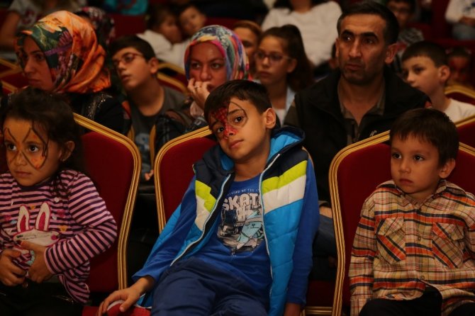 En çok çocukla tiyatro izleme rekoru Kağıthane’de kırıldı