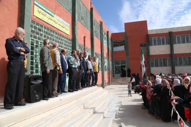Suriye’deki iç savaşta ağır hasar gören okullar Türk STK’lar tarafından onarıldı
