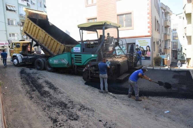 Aliağa’da, Kazım Dirik Mahallesi’nde asfalt çalışmaları başladı