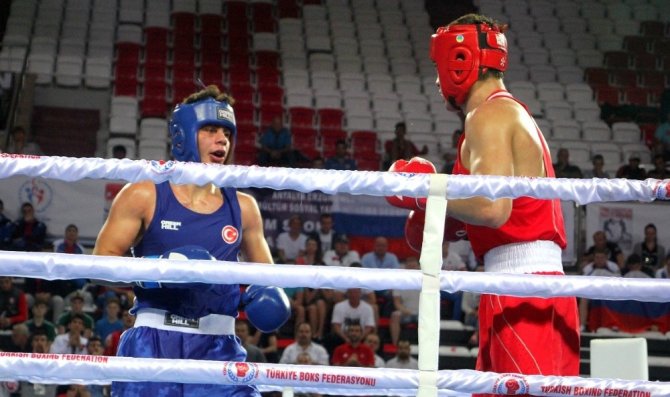 Mücahit İlyas, madalyayı garantiledi