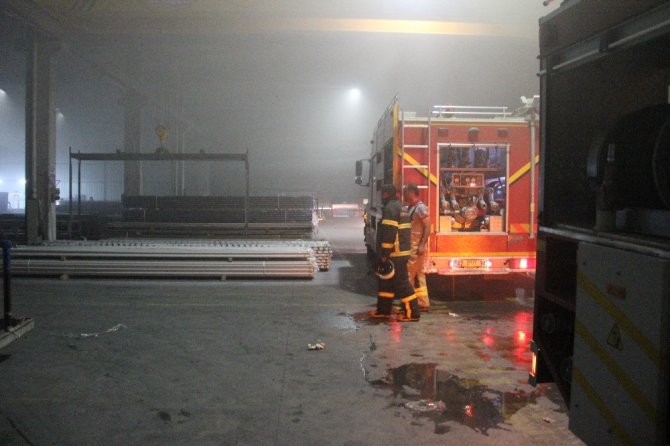 Alüminyum fabrikasında yangın:2 yaralı